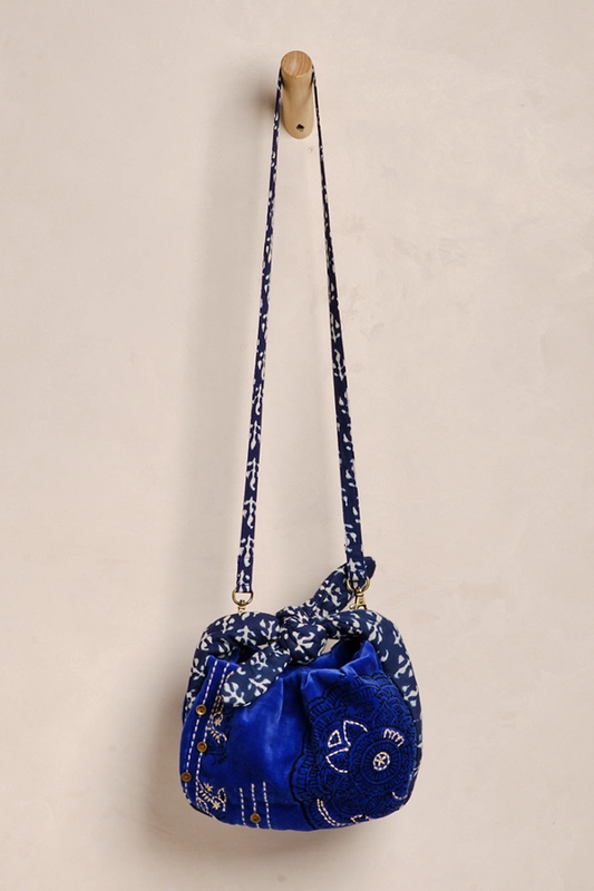 Aria Velvet Bag